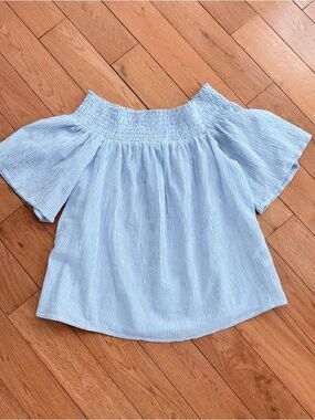 Dainty Off Shoulder Light Blue Pinstriped Top 🤍